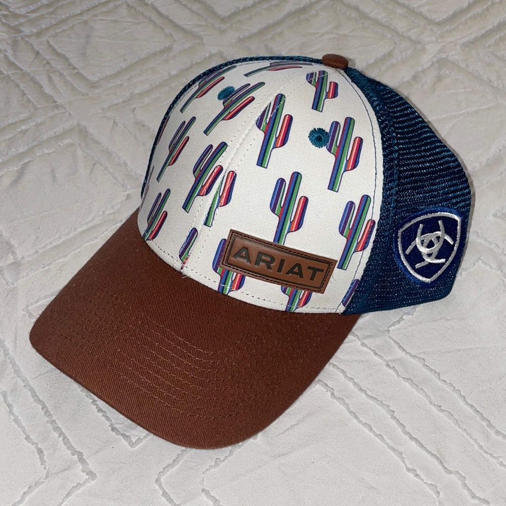 Ariat like new Saguaro Trucker Hat